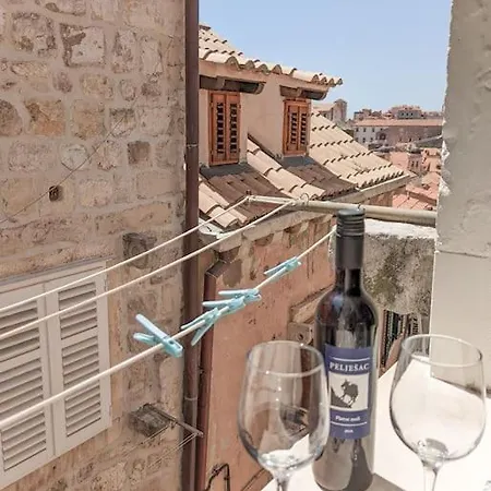 Roko, Old Town Apartment *