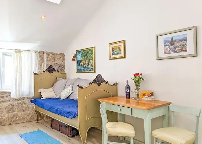 Roko, Old Town Apartman *