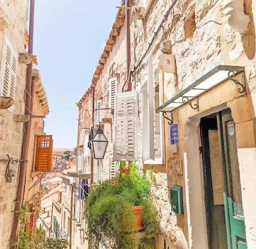 Roko, Old Town Apartman *